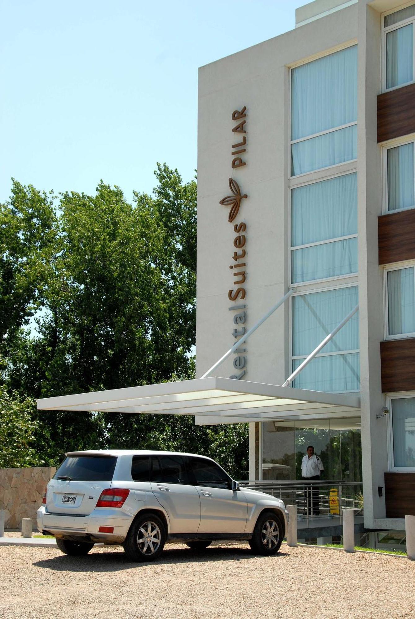 皮拉尔出租套房公寓式酒店 外观 照片